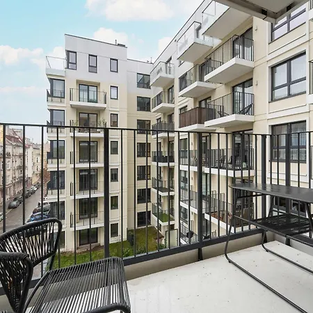 Apartmán Near Centre Of With Ac And Parking By Renters Prestige Vratislav