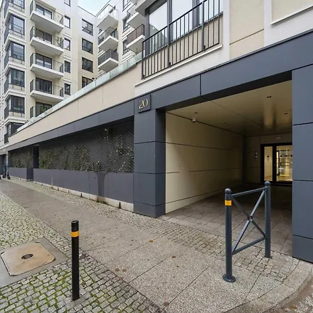 Near Centre Of With Ac And Parking By Renters Prestige ורוצלב