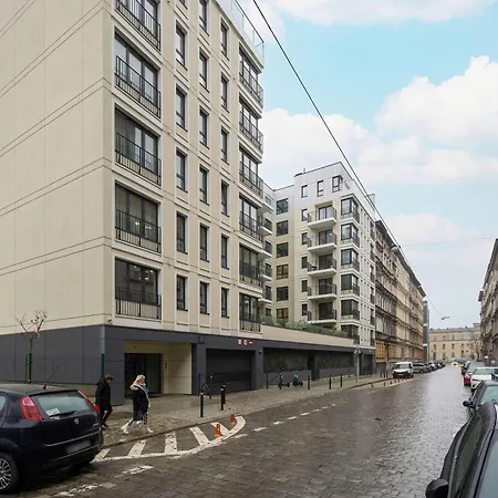 Near Centre Of With Ac And Parking By Renters Prestige