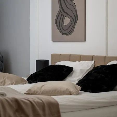 Near Centre Of With Ac And Parking By Renters Prestige Apartamento