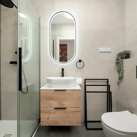 Apartamento Near Centre Of With Ac And Parking By Renters Prestige *