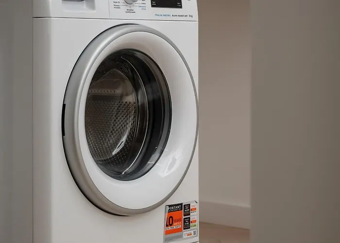 Near Centre Of With Ac And Parking By Renters Prestige * 브로츠와프