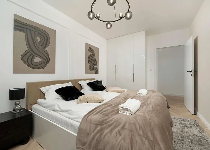 Apartment Near Centre Of With Ac And Parking By Renters Prestige Breslau