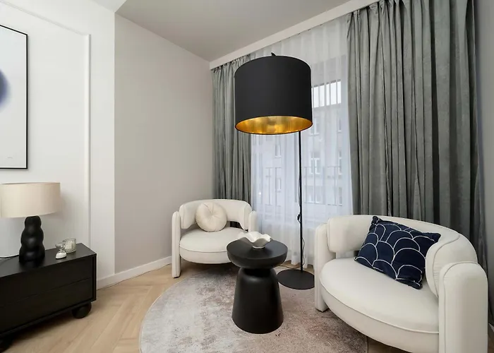 아파트 Near Centre Of With Ac And Parking By Renters Prestige 브로츠와프