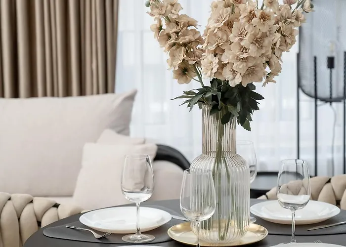 아파트 Near Centre Of With Ac And Parking By Renters Prestige 브로츠와프