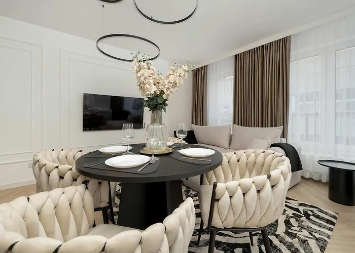 Near Centre Of With Ac And Parking By Renters Prestige Apartment